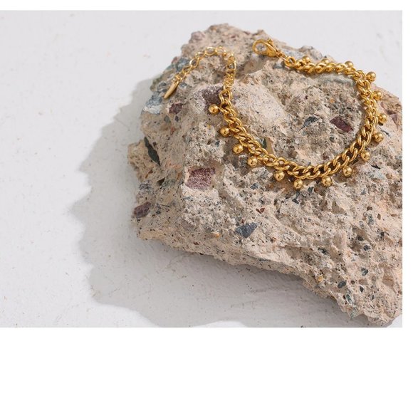 18k Gold Double Chain Bracelet with Dangling Beads - Picture 9 of 9